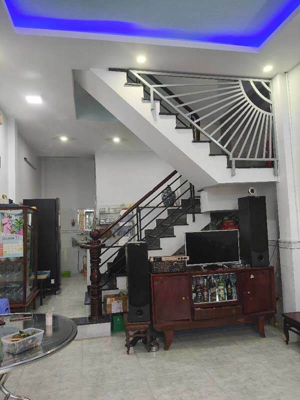 Nhà 3 tầng đường Nguyễn Thị Sáu, Quận 12, 44m² (4x11), 3.6 tỷ, 3 phòng ngủ, hẻm xe hơi 3m