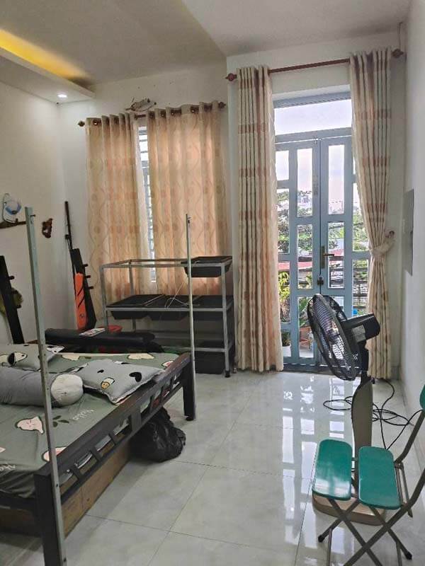 Nhà 3 tầng đường Nguyễn Thị Sáu, Quận 12, 44m² (4x11), 3.6 tỷ, 3 phòng ngủ, hẻm xe hơi 3m