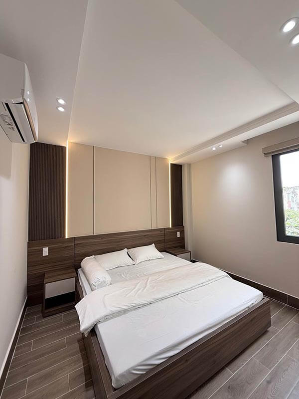 Nhà 5 tầng Ngã Tư Ga, Quận 12, 4.2x17, 4 phòng ngủ, hẻm ô tô