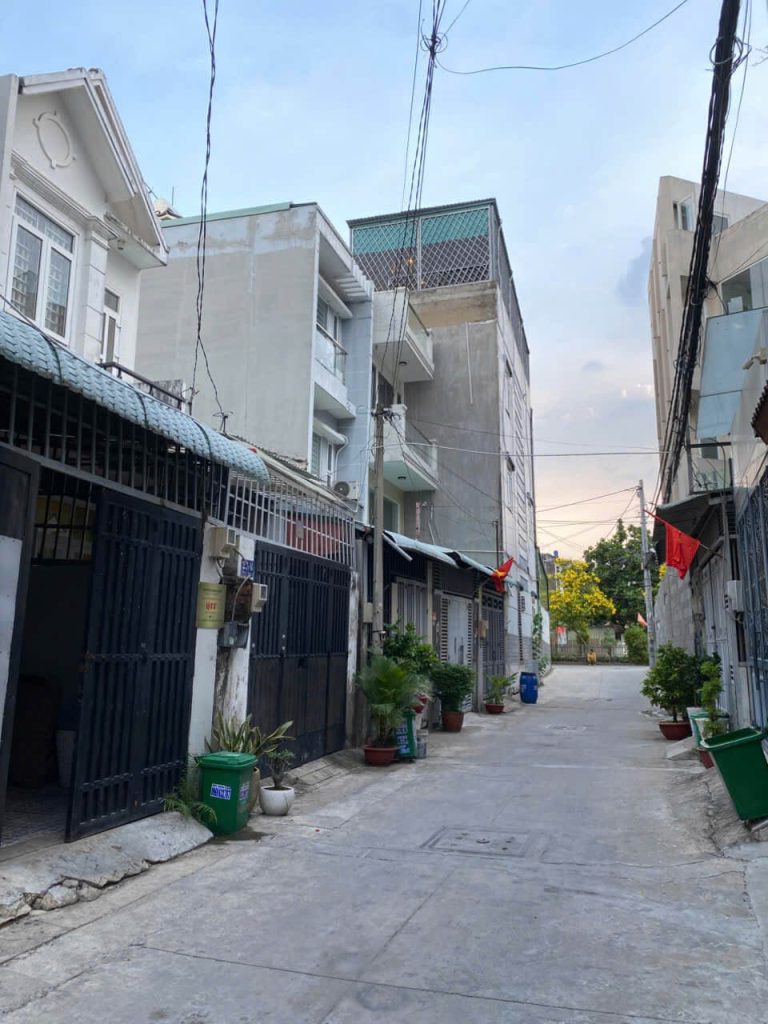 Nhà 5 tầng đường Thạnh Lộc 37, Quận 12, 81m² (4.9x16.6), 7 tỷ, 3 phòng ngủ, ô tô vào nhà